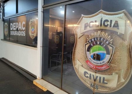 'Passa a mochila e vai embora, ou eu atiro': dupla armada assalta homem no Monte Carlo