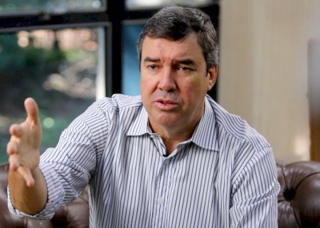 Bondoso com os ricos, Eduardo Riedel precisa recorrer a empréstimos para bancar obras