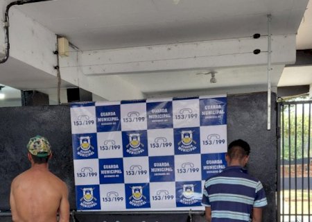 Indivíduos que furtaram ar-condicionado na Praça Paraguaia são presos