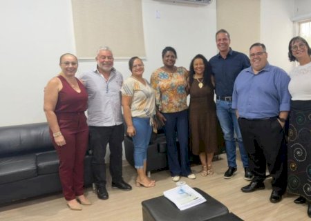 Eleição de diretores, carreira para administrativos, concurso público e reajuste do piso marcam avanços da FETEMS e SIMT