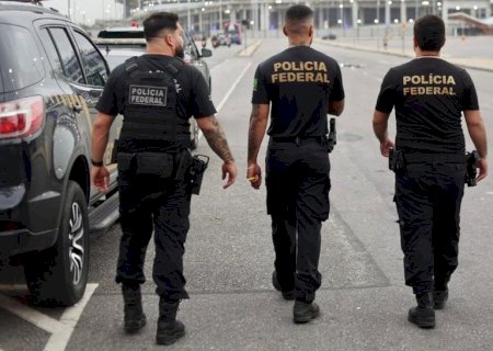 Polícia cumpre mandados em operação contra o tráfico de drogas e armas em Dourados