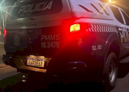 Mulher trans é espancada e marcada com suástica; casal e o companheiro dela são presos