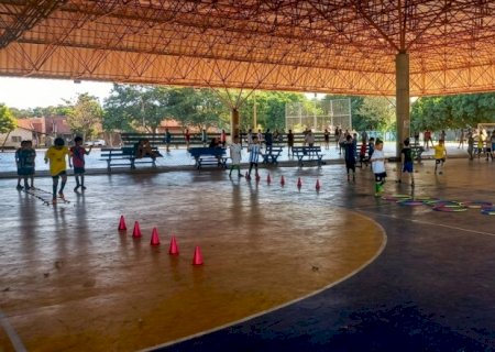 Prefeitura abre novas turmas de futsal e inicia aulas de pilates solo em Dourados
