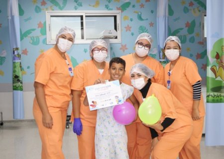 Regional de Dourados transforma alta hospitalar em momento de celebração para crianças