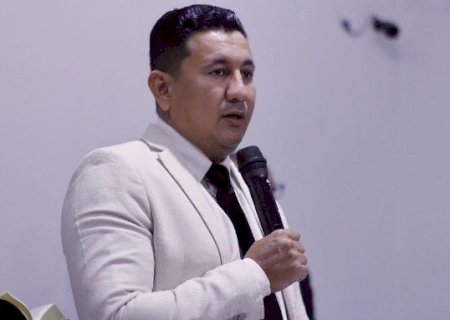 Pastor que atua na prefeitura também é afastado por Adriane depois de denúncia de estupro