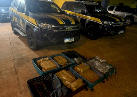 Dupla é flagrada transportando maconha e skunk em ônibus que seguia para Dourados