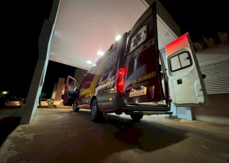 Homem é esfaqueado pela esposa após chamá-la para ir embora de festa