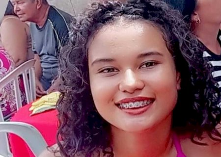 'Quando está tudo bem, vem outra luta!': mulher que perdeu moto procura filha desaparecida