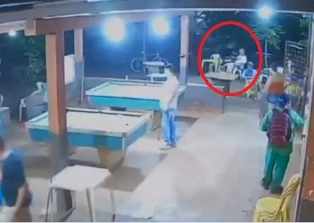 Idoso é assassinado com golpe de faca no peito em bar da Capital