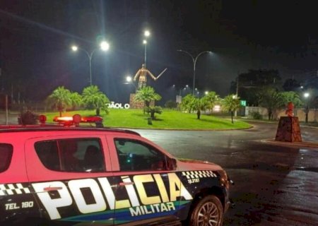 Menino de 4 anos é encontrado chorando e sozinho às margens de rodovia