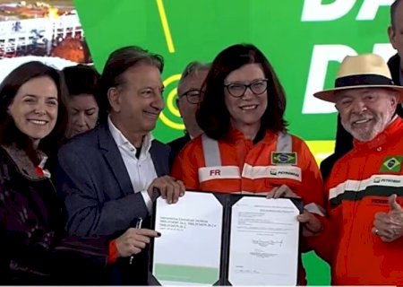 Lula assina retomada de fábrica de fertilizantes em MS e critica quem defende 'vender' a Petrobras