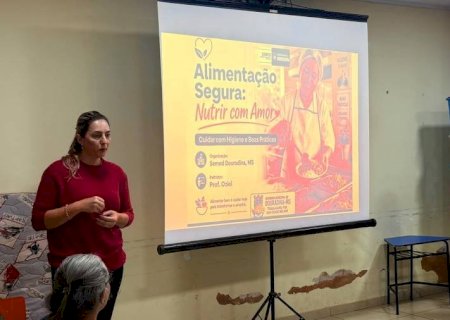Merendeiras da Rede Municipal participam de capacitação sobre alimentação segura e boas práticas
