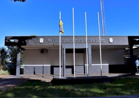 Mãe é presa após filha denunciar agressões e exposição a situações inadequadas