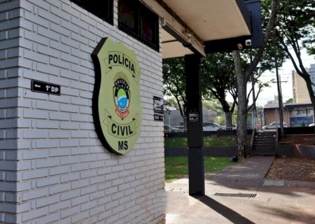 Morador ouve barulho na área gourmet e flagra homem furtando objetos