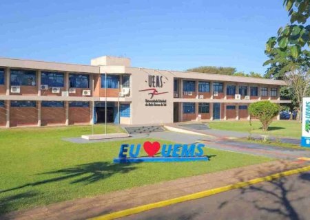 Uems convoca alunos para bolsas de extensão universitária