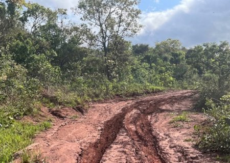 Zé Teixeira cobra recuperação de acesso à escola rural em Capital